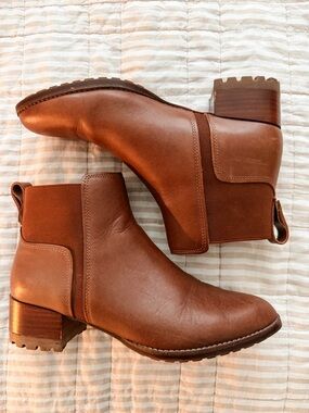 Madewell Brown Leather Chelsea Ankle Booties